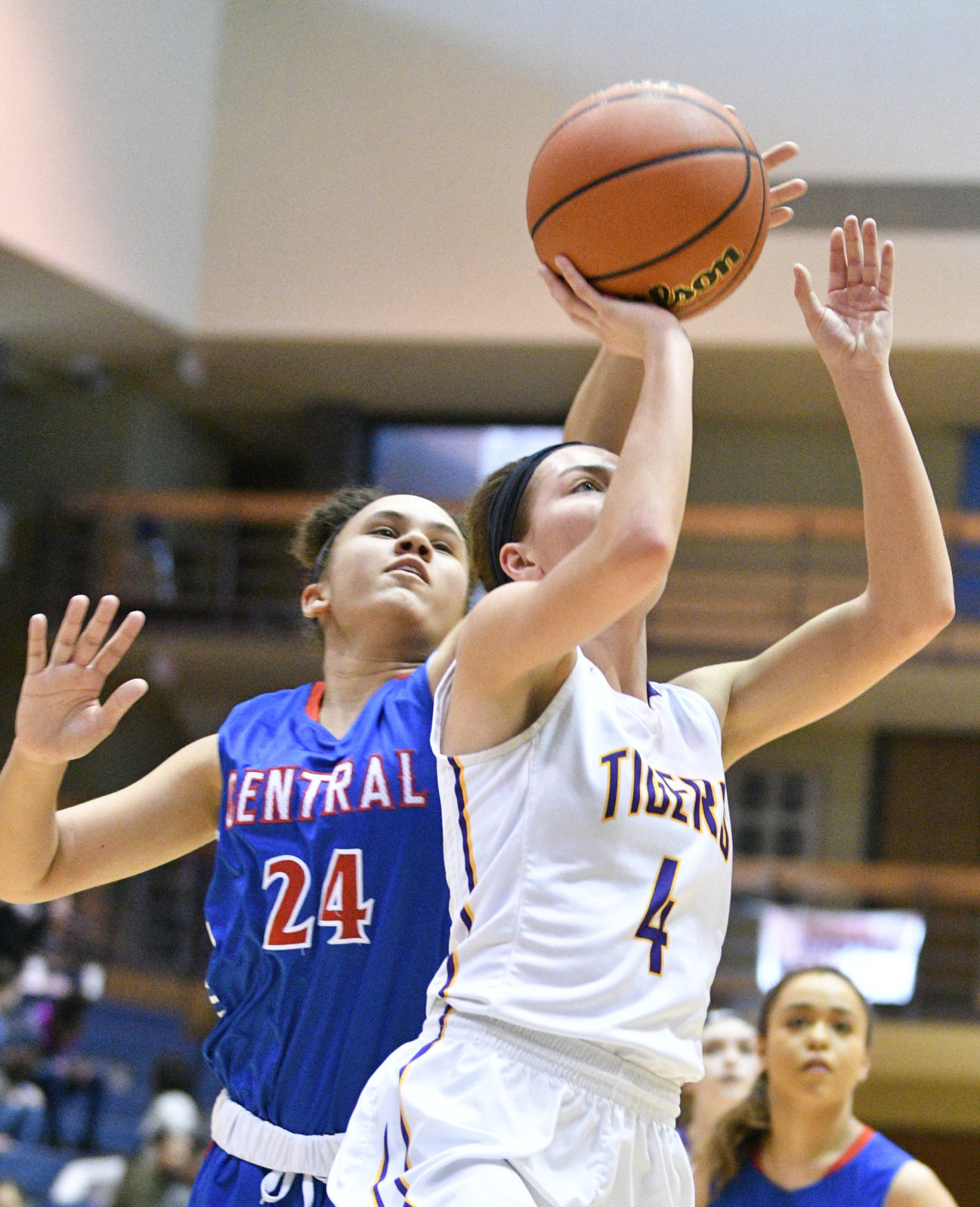 IHMVCU Shootout - Davenport Central vs. Sherrard